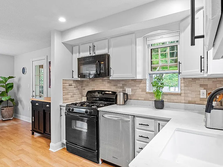 1171 Cedar Blvd — Photo 16