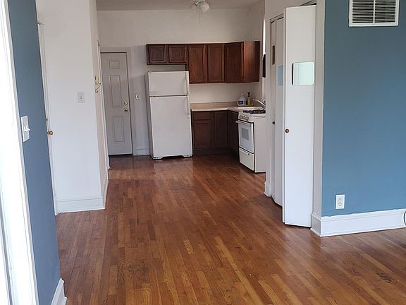 4th image of 2238 W 21st St #2F