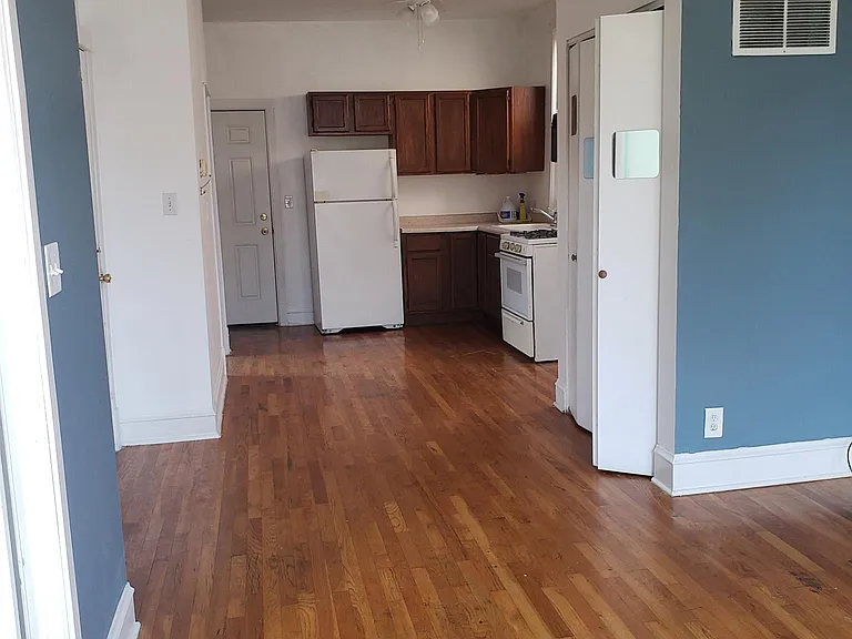 2238 W 21st St #2F — Photo 4