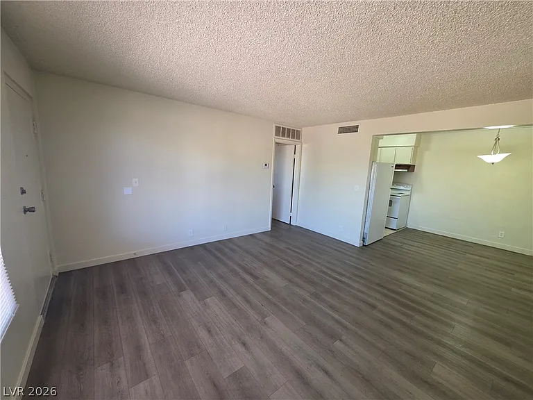 615 S Royal Crest Cir #10 — Photo 21
