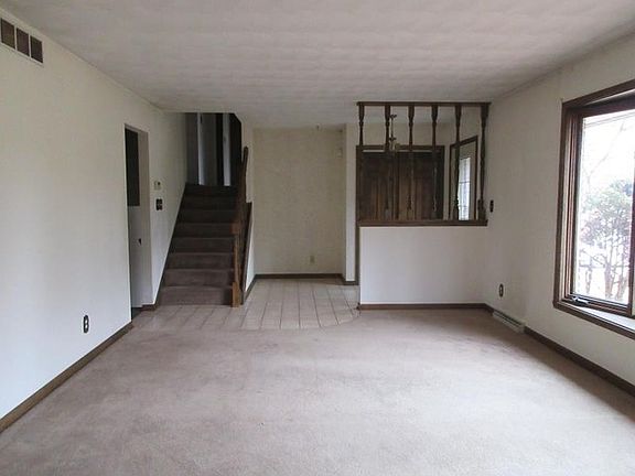 5th image of 5436 Yellowstone Dr