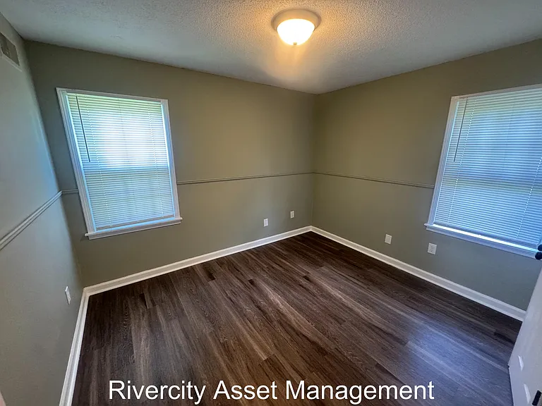4942 Foxhall Dr — Photo 12