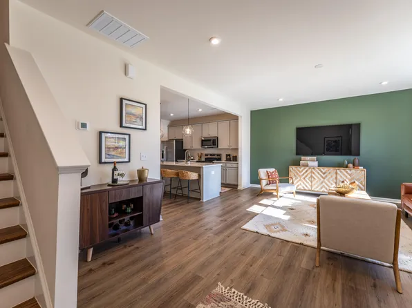 1413 Goldsboro Ave, Sanford, NC 27330