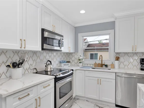 81 Barnes Street, Long Beach, NY 11561