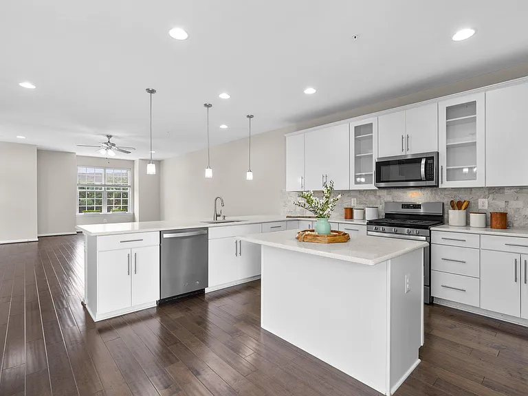 7720 Rearden Ct — Photo 14