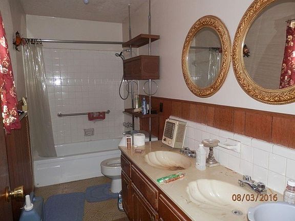 5th image of 432 NW Greenmeadow Dr