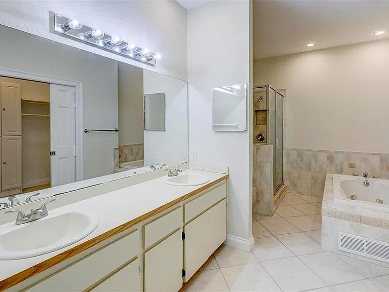 7032 River Run Blvd — Photo 14
