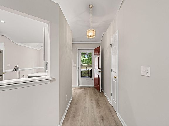 3rd image of 1609 Forest Lynks Dr