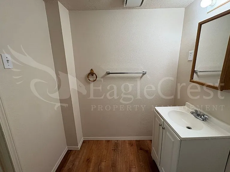 706 S College Ave — Photo 11
