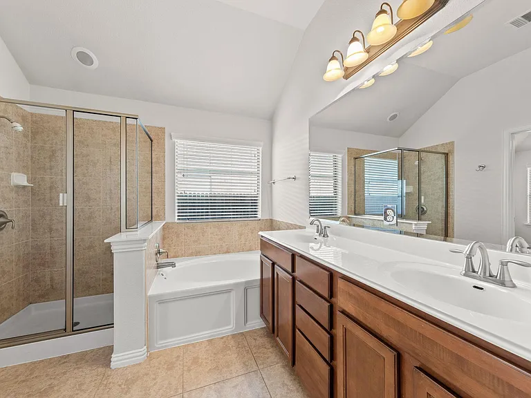 411 Tascate St — Photo 23