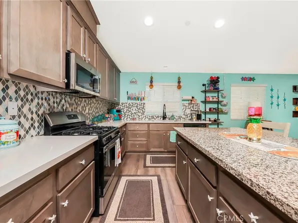 13344 Hyacinth Ct, Victorville, CA 92392