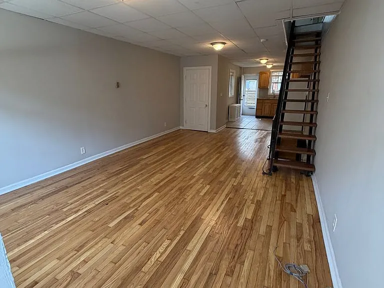 2059 Mercy St — Photo 3