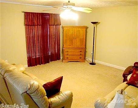 3rd image of 2755 Makenzie Dr