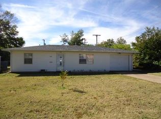 708 Gray Ave, Ponca City, OK 74601