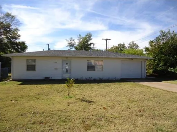 708 Gray Ave, Ponca City, OK 74601
