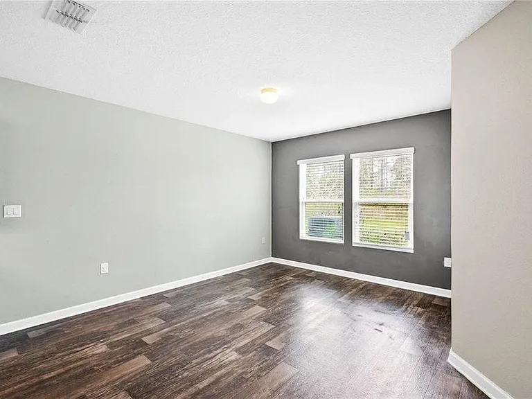 Eating area, nook, flex room