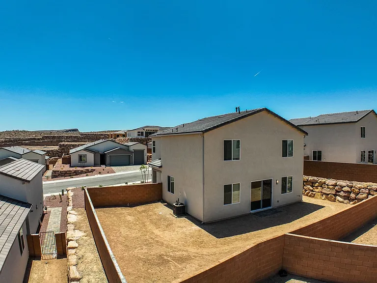 3068 W Orco Ln — Photo 41