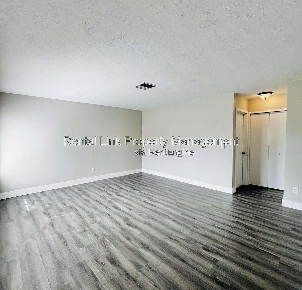 2 bed, 2.0 bath, 1353 sqft, $1,550 — Photo 3