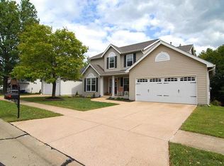 1242 Oak Borough Dr, Ballwin, MO 63021
