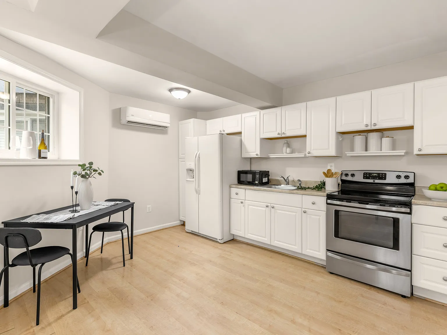 513 Somerset Pl NW — Photo 4