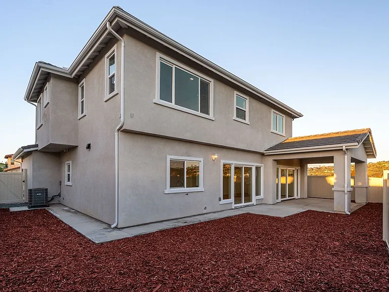 8521 Grove Hill Ct — Photo 18