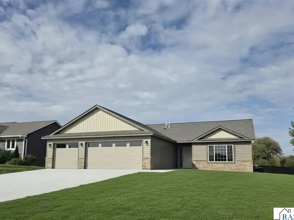 350 Stoneridge Ln NE, Owatonna, MN 55060