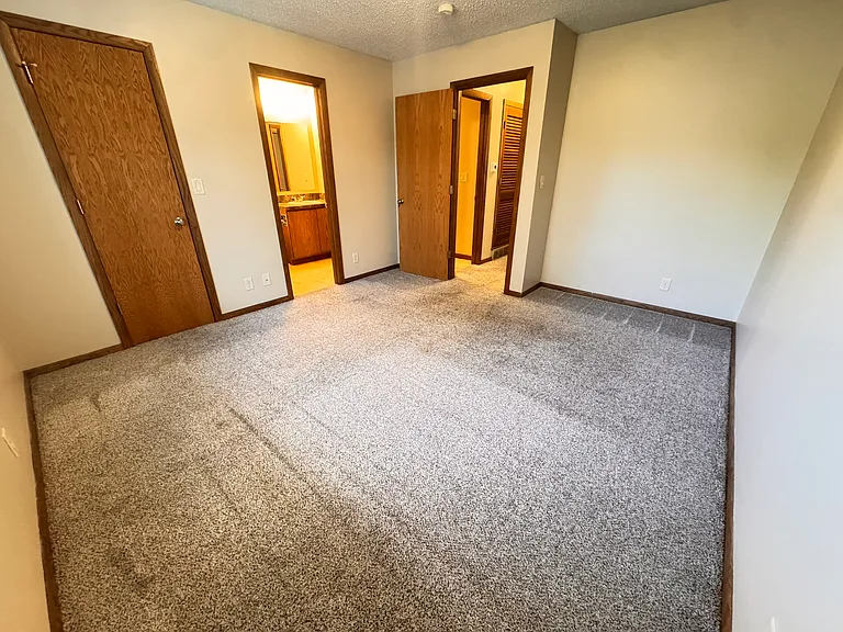5120 Emerald Dr #12 — Photo 11