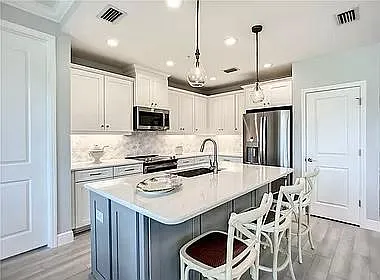 2555 Seychelles Dr #401 — Photo 8