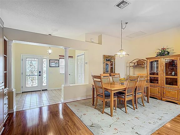 5th image of 208 Desota Ct