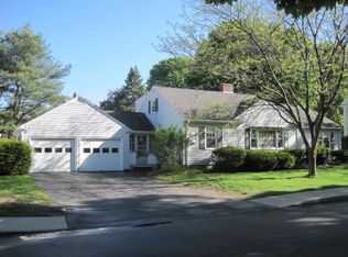 8 Cottage Farms Rd, Cape Elizabeth, ME 04107