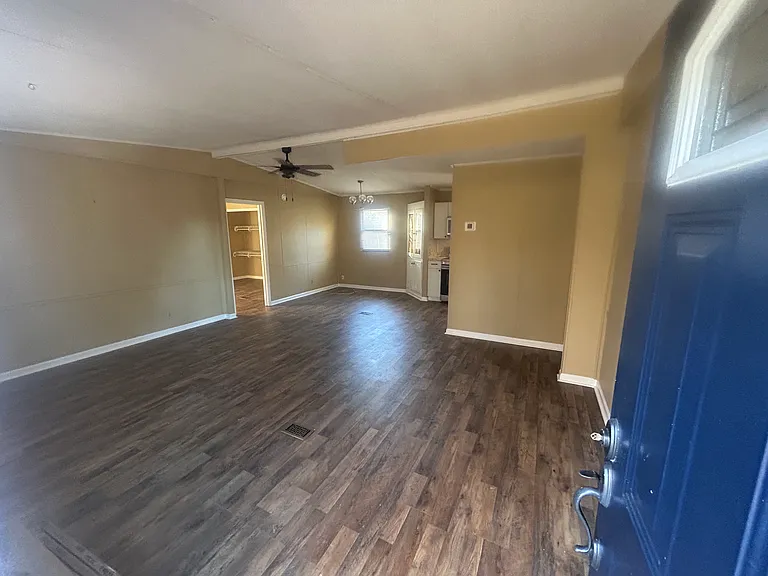 8133 Tazewell Pike — Photo 2