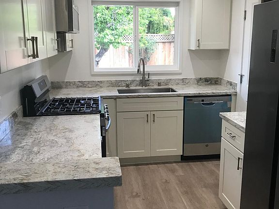 5th image of 2345 Elliott St