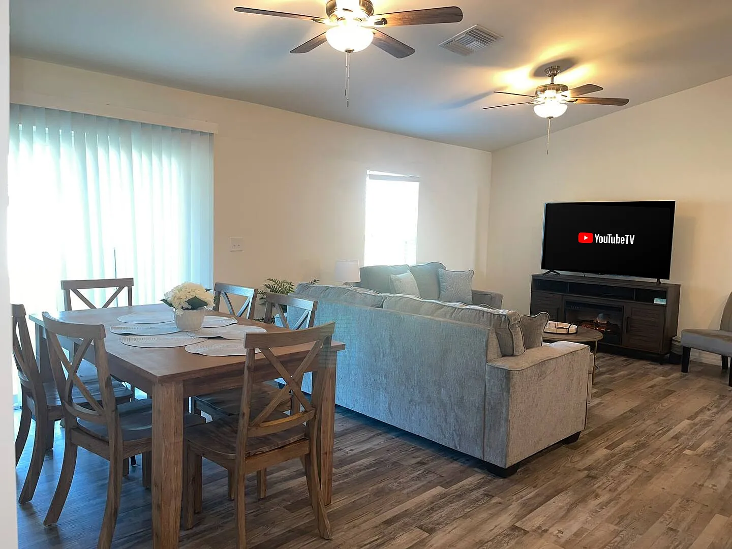 4 bed, 1665 sqft, $3,200 — Photo 3