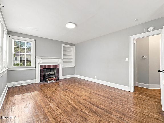 4th image of 937 Redgate Avenue