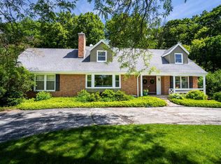 530 W Fairfield Ct, Glendale, WI 53217