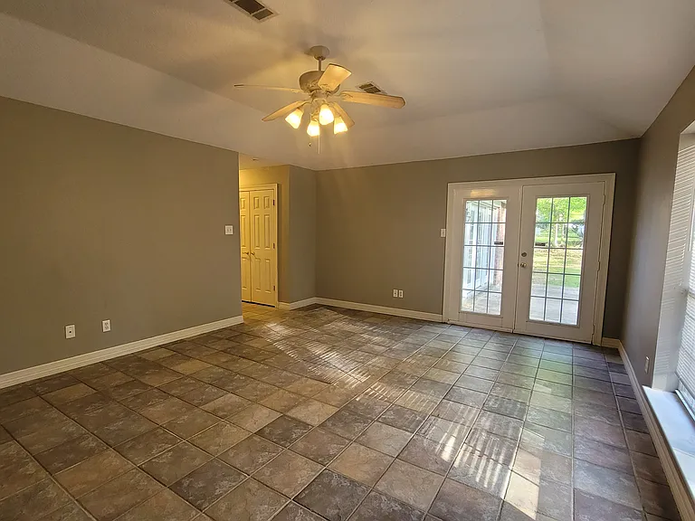 1 Briaroak Cir — Photo 6