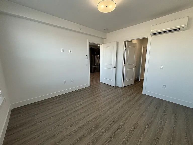 The Central — Photo 39