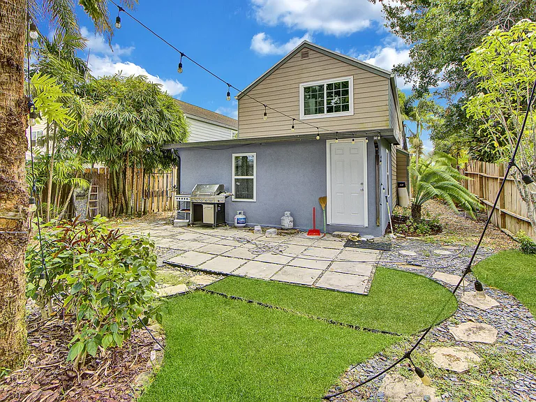 5893 Cassandra Ct — Photo 13