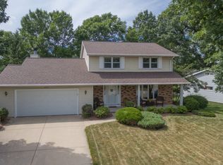 2416 Curtis Ct, Green Bay, WI 54311