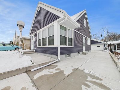 824 South 92nd STREET, West Allis, WI, 53214