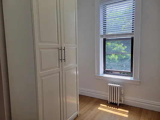 Rented by MCR Realty | media 17