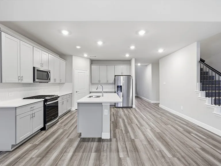 1213 Birchwood Ln — Photo 14
