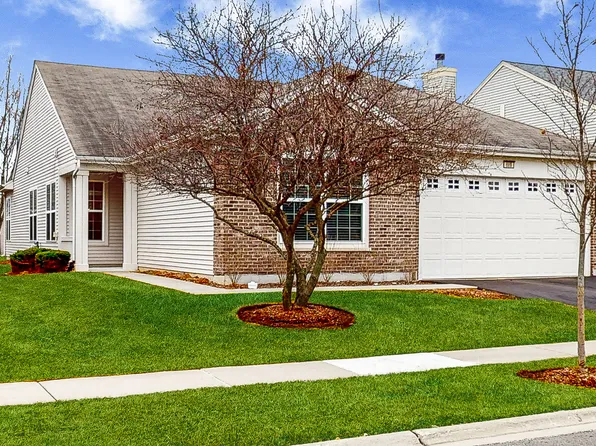 889 Fairmont Rd, Hampshire, IL 60140