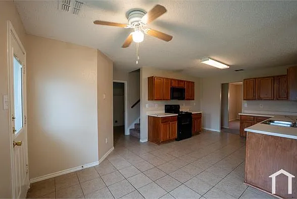 750 Lowe Dr — Photo 4