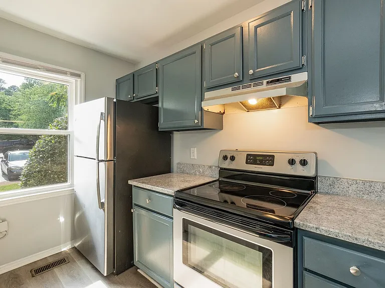 15 Astor Ct — Photo 9