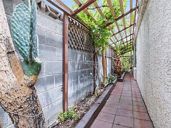4th image of 2837 Du Barry Manor Ln