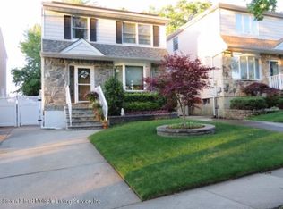 47 Tanglewood Dr, Staten Island, NY 10308