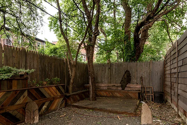 Rented by Rennit Inc. | media 21