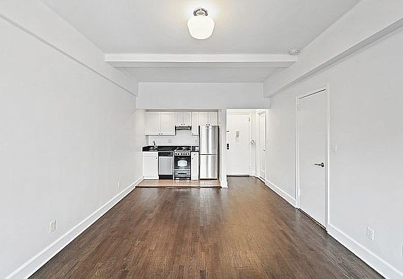 5th image of 24 5th Ave APT 1627