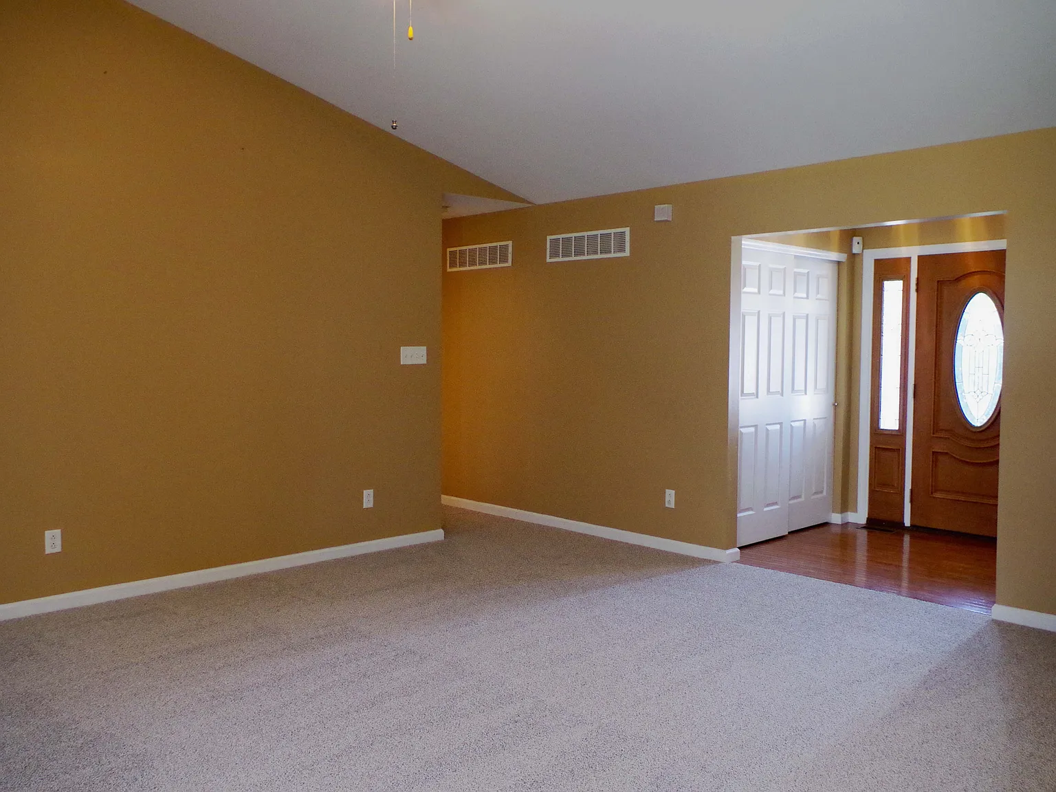 3 bed, 1658 sqft, $2,100 — Photo 4